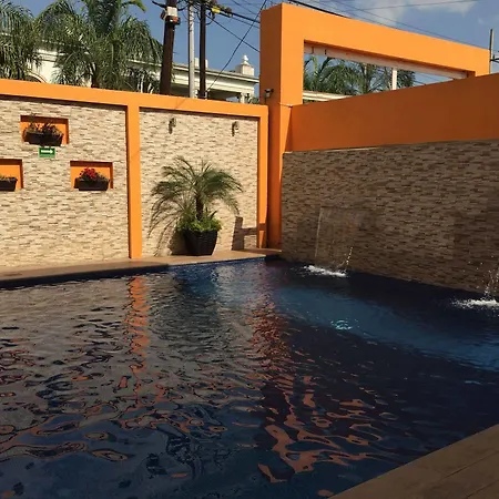 Hotel Grand Reyes